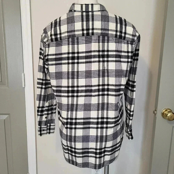 Madewell Flannel Oversized Ex-Boyfriend Shirt in Romana Plaid(S) - Picture 7 of 10